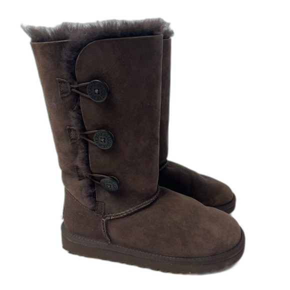 UGG Bailey Button Triplet ll Boot Brown Kids 3 New - Picture 1 of 9